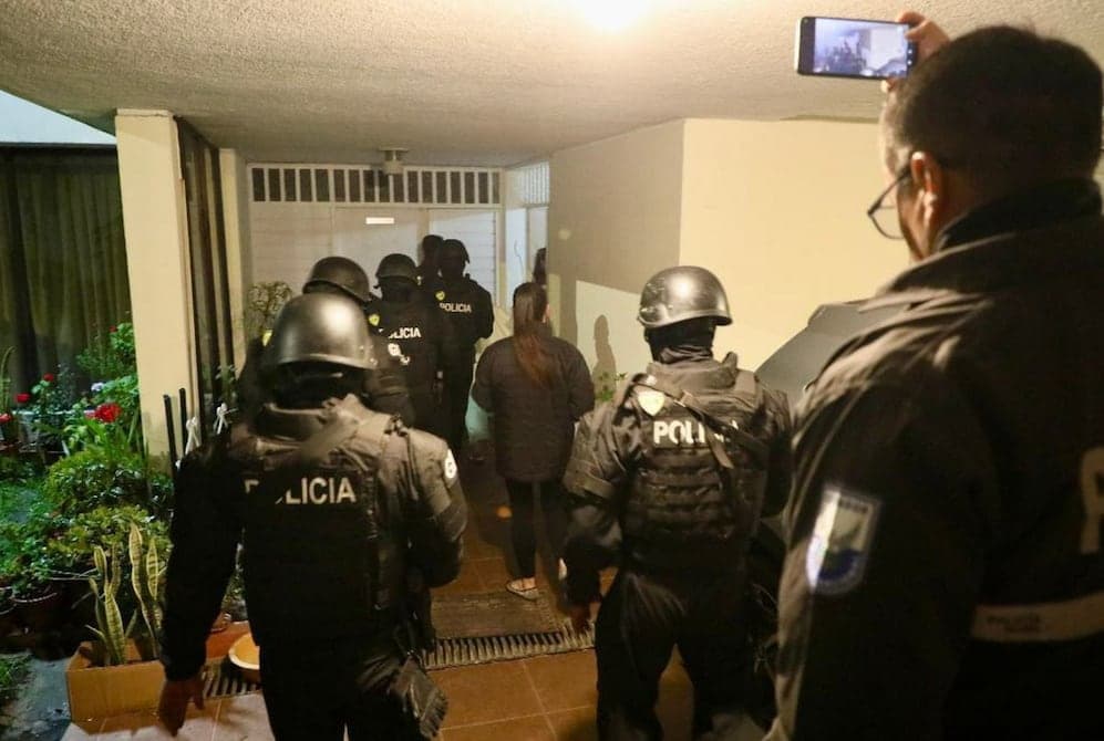 Caso Caja Chica: Cinco investigados huyen del país